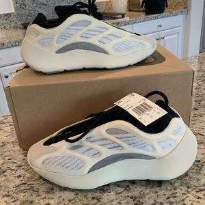Yeezy 700 V3 Azael